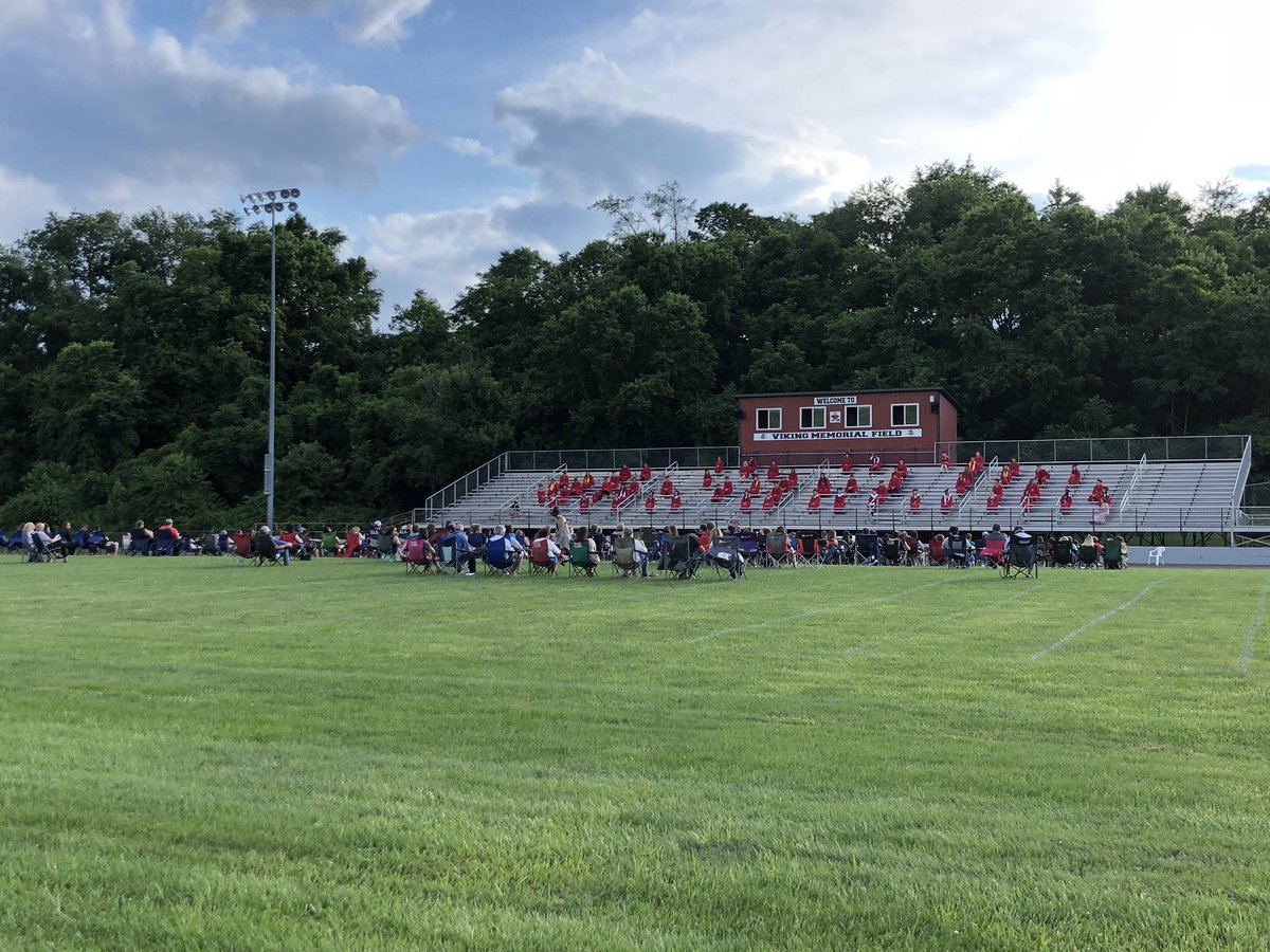 PetersburgHS's tweet photo. Congratulations to all our seniors at tonight's Award Ceremony! #PridePassionPurpose #PHSClassof2020 https://t.co/BViojBO84T