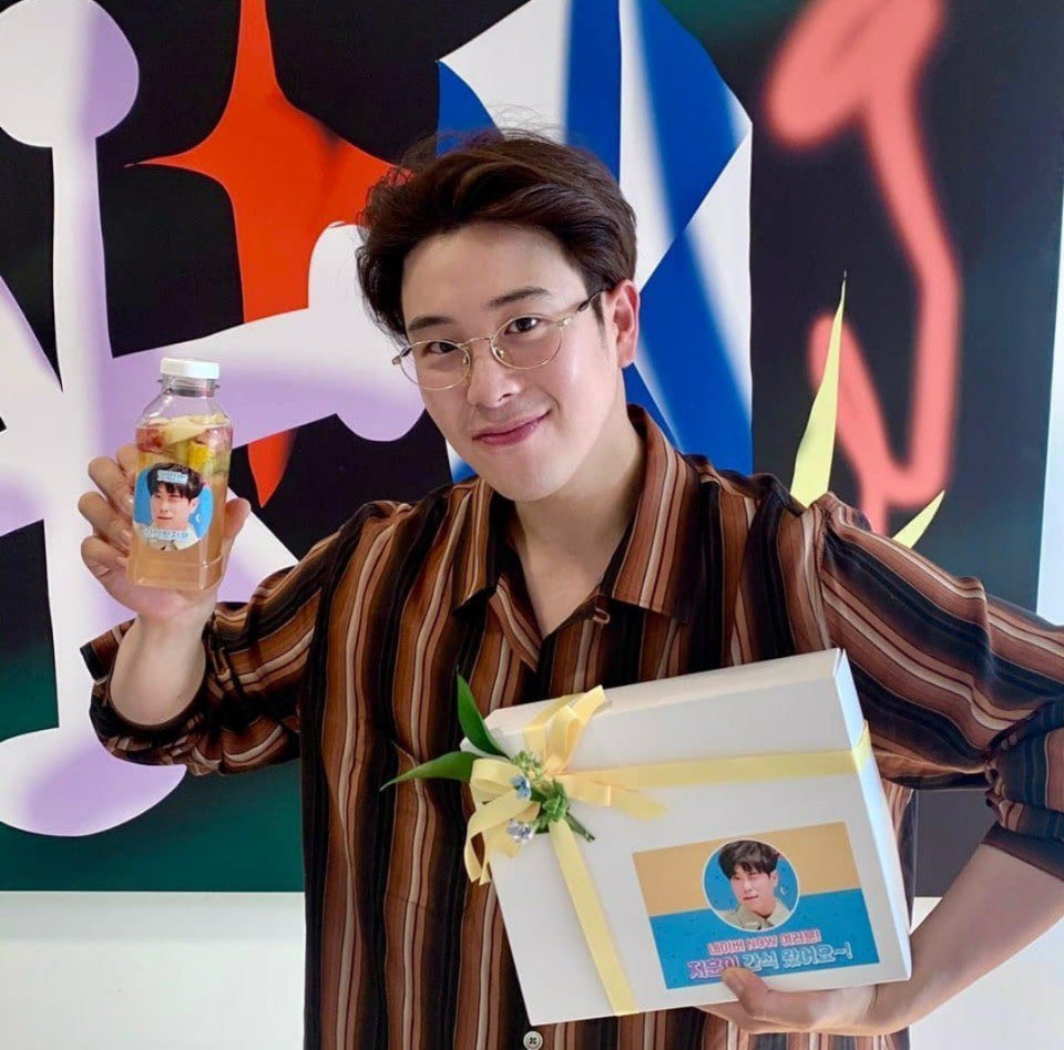 boilacorn's tweet photo. 2020.06.24. Brrrr Friends 라디오 서포트😭 네가 좋아해서 나도 너무 좋아ㅠㅠㅠㅠ고마워 지훈아ㅜㅠㅠㅜ 누나가 너 좋아하는거거 보니까 너무너무 행복해 ㅠㅠㅠ 고마워 https://t.co/PgYvavfygL