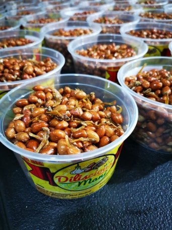 lokalidadmag's tweet photo. #OneSmallBusinessAtATime
Diliscious Mani is elevating that experience by mixing fried anchovies or dilis, increasing the delightful crunch and its irresistibility. A tub or more of Dilicious Mani might just be the snack you needed all this time. https://t.co/uaS5IM230m