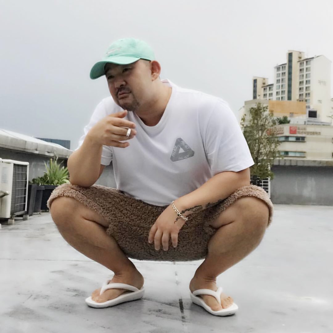 gomgii's tweet photo. #rooftop #sadmood https://t.co/5qtYzH2rnF