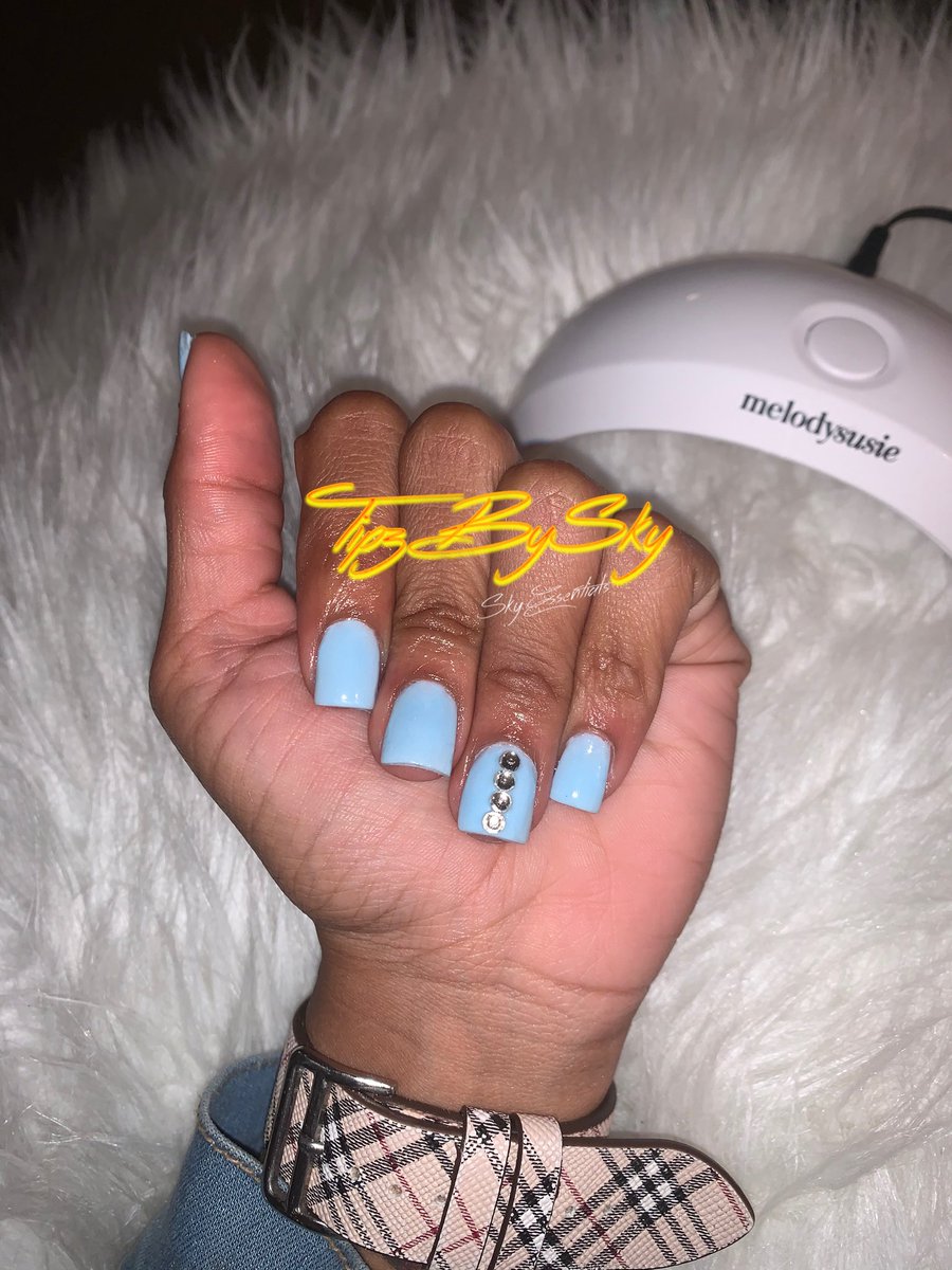 Shametriaaaaaa's tweet photo. So i was playing around and this happened ...

baby blue 💙💧 ; Glow in The Dark Full Set (SWIPE) 

ACRYLIC POWDER BY: SkyEssentials

#fullset #babyblue #acrylic #skyessentials #nails #nailtech #rhinestonenails #short #classy #ceo #booknow #shop #smallbusiness #support https://t.co/FAR5dizYnj