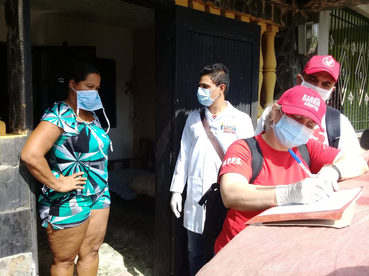 POR LA VIDA DEL PUEBLO. El jefe de la Brigada Médica de Cuba en la parroquia venezolana de Gato Negro, Doctor Eduardo Gómez Bermúdez, destacó que los brigadistas han pesquisado a más de 59 mil venezolanos para combatir la Covid-19. @IcrtCuba <a href="/radio_cubana/">Radio Cubana</a>