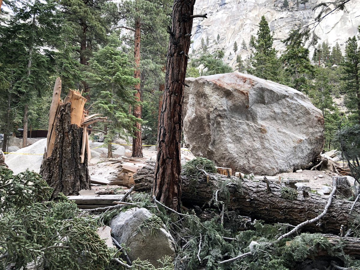 Turning around I found the culprit! Just your run of the mill 8 m x 8 m x 8 m granite boulder. And sans camping permit no less.  #OwensLakeEarthquake 6/