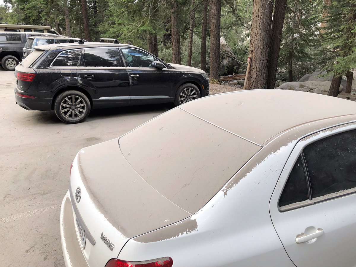 Also, it turns out, huge boulder kick up a lot of dust when they fall 1,000 feet or so. These backpackers might be a smidge confuses when they hike out this week.  #owenslakeearthquake 8/