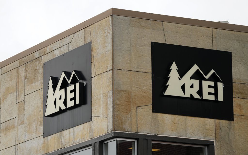 LinkdoodAsia's tweet photo. REI Management boycott and pulls all ads on Facebook and Instagram, joining Patagonia and North Face
https://t.co/XcKocRkdWR
#tech #technology #rei #reigroup #reimanagement #facebook #instagram #zuckerberg #trump #donaldtrump #stophateforprofit #patagonia #northface #thenorthface https://t.co/fEv60FY6zz