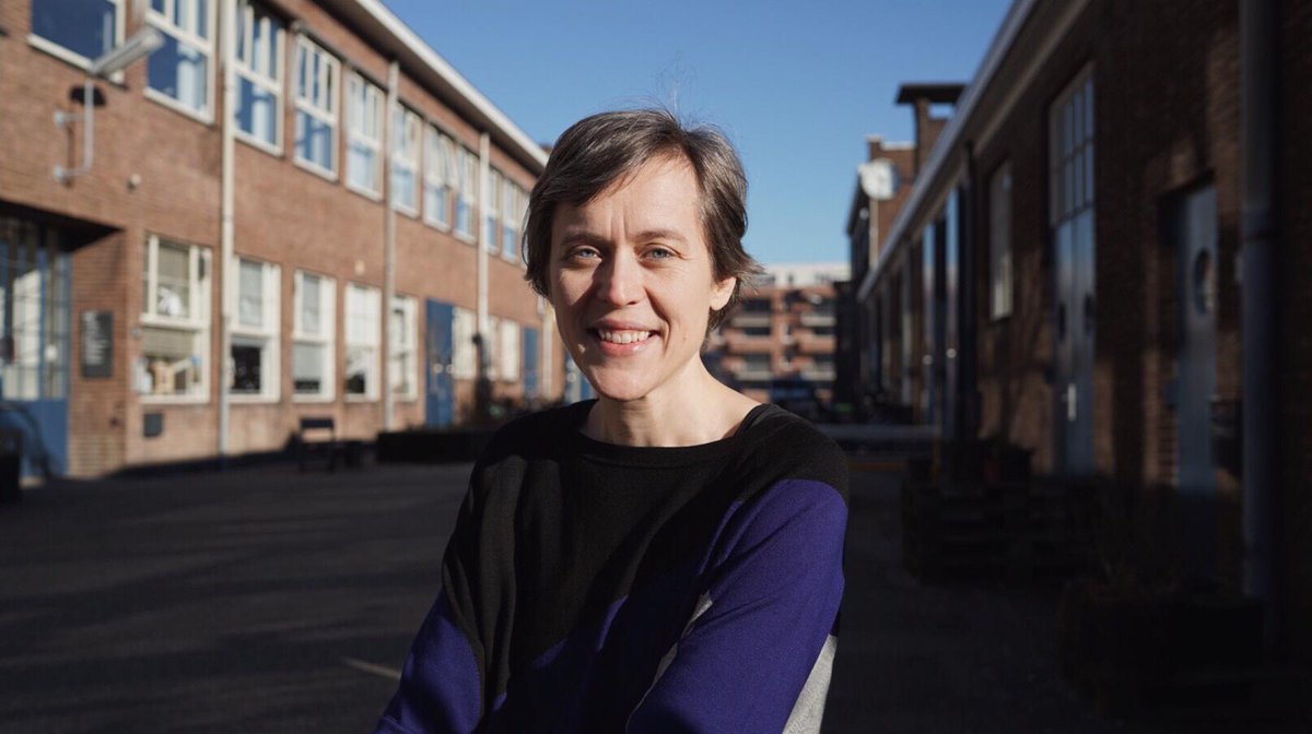 Collega <a href="/ingridgiebels/">Ingrid Giebels</a>, adviseur Energietransitie, is morgen om 14.00 uur te gast bij <a href="/chgroenhuijsen/">Charles Groenhuijsen</a>  en <a href="/vincente/">Vincent Everts</a> in de Charles &amp; Vincent show op Youtube. Is waterstof dé oplossing voor het klimaatprobleem? Lees alvast haar paper op onze website: bit.ly/2Vh3f9O