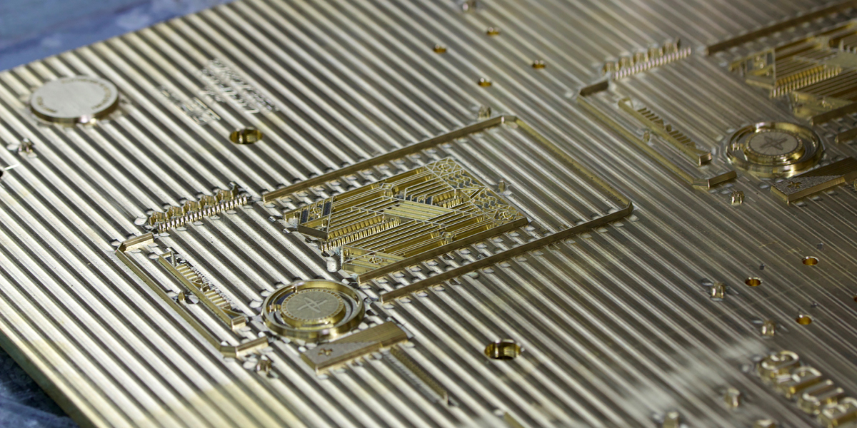 If using #embossing as one of the embellishment techniques, an early involvement &amp; close cooperation between tooling manufacturer, label engineer &amp; designer is crucial. 

What else is important?
pantec-gs.com/en/ressources/…

#wine #spirits #flexiblepackaging #foldingcarton #hotfoil