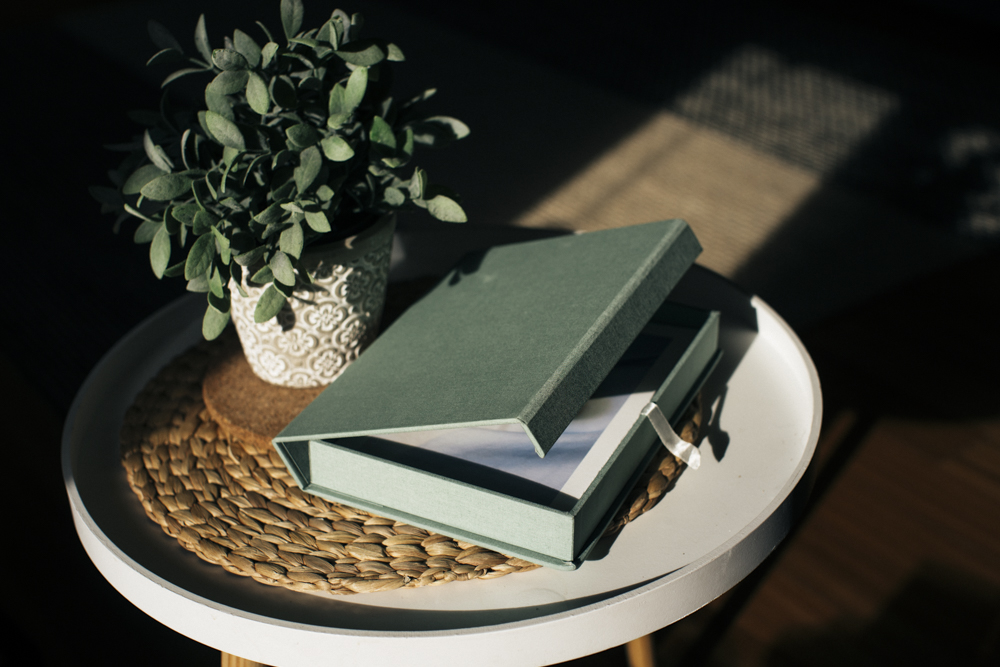 qtalbums's tweet image. Clamshell Print Box 😍 - simple &amp;amp; beautiful
#qtalbums #teamqt #clamshellbox #photography