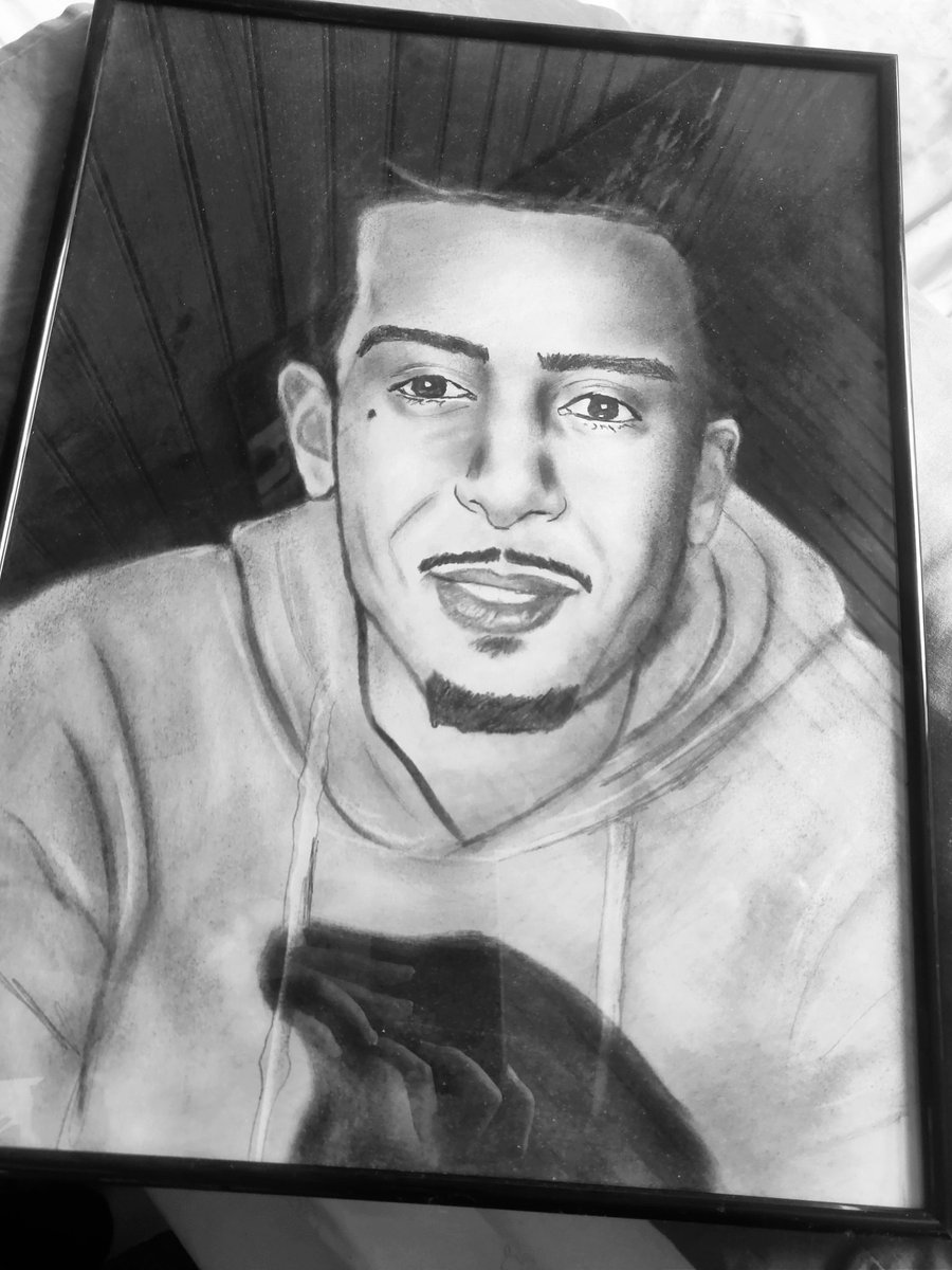 snipsii93's tweet photo. @TheDappy After everything goes back to normal in the 🌍 I hope that you can come in Paris  🇫🇷🙏
 I wanna give you this in person 😉
#teamdappy https://t.co/bYVs6hKXpA