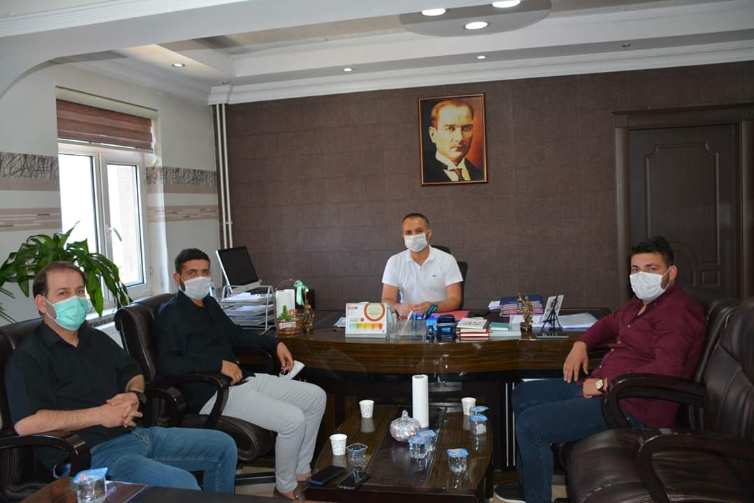 "ÖNCE SAĞLIK" hizmetlerimiz devam etmektedir.Misiad İl Başkanımız Sayın Namet Hisretoğlu Batman İl Sağlık Müdürlüğüne 12 koli Ameliyat Önlüğünü hibe ettiler.Sağlıklı günlerimiz için mücadele edip sürece katkı sağlayan herkese gönül borçluyuz,minnetarız.