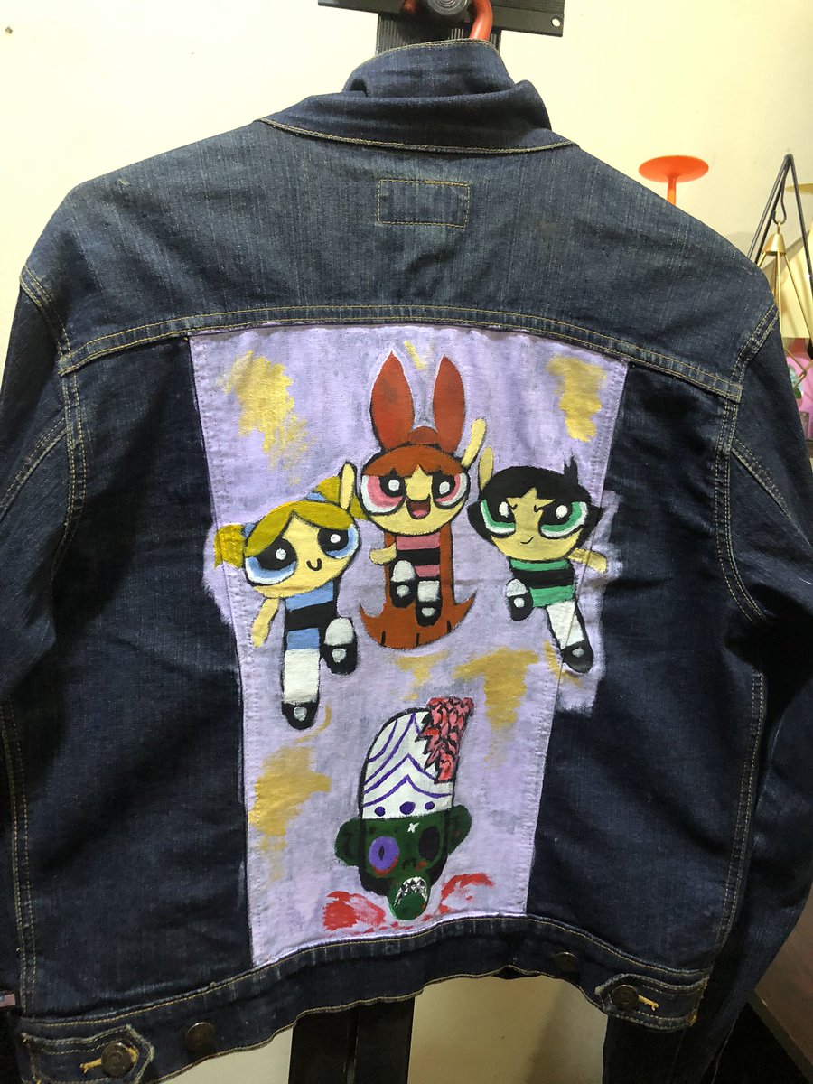 King_Bolarinwa's tweet photo. Mary wanted something nice on her Denim jacket so I decided to paint the Powerpuff Girls as she reminds me of them. #WeAreNigerianCreatives #HandpaintedDenim #PowerpuffGirls https://t.co/Z6X17IomqN