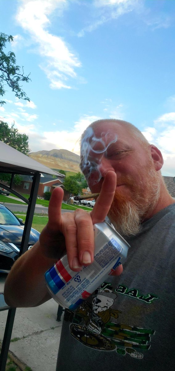 SoJoBmanUtefan's tweet photo. Happy 1st CBD Dooby to me!!!
From a well known and fellow #UtahMan #UteFan...
#GoUtes https://t.co/b8JkBF5Aem