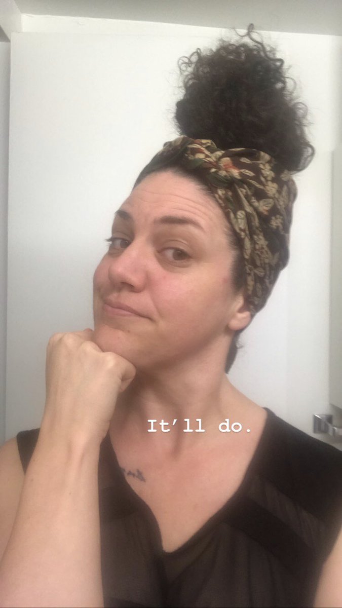 Suther_Rose's tweet photo. I want to send my personal love and appreciation out to every Black beauty vlogger who has ever saved my life as the only curly person in my family for generations. And tonight specifically @Leximarcellaa because lockdown got my hair too long for my old sleep style https://t.co/DHDrXbyWox