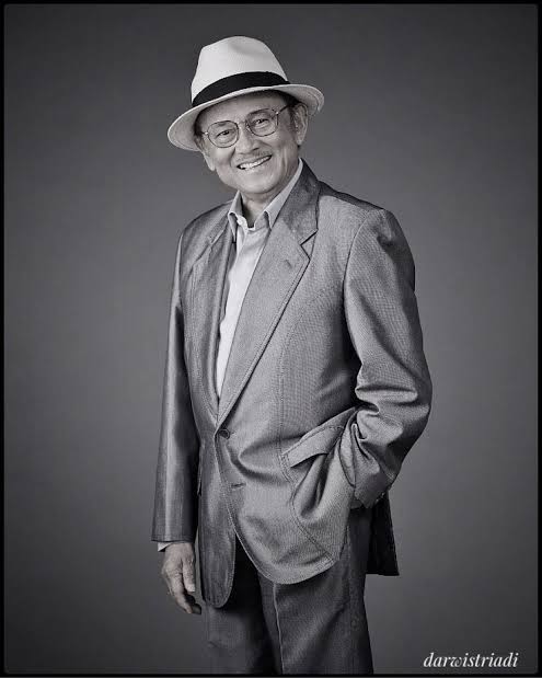 7. "Kekurangan terhadap pasangan, menjadi sesuatu yang membuat hubungan seharusnya saling melengkapi."