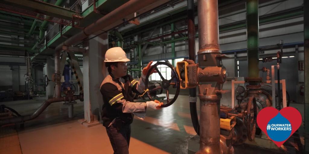 DuPontWater's tweet photo. #OurWaterWorkers are true heroes in the face of this global pandemic. The world needs abundant, clean and safe #water flowing to homes, businesses, and hospitals to reduce the spread of #COVID19, promote recovery, and maintain health. #unsereWasserarbeiter  @WaterIntel https://t.co/OG4vrfWmC7