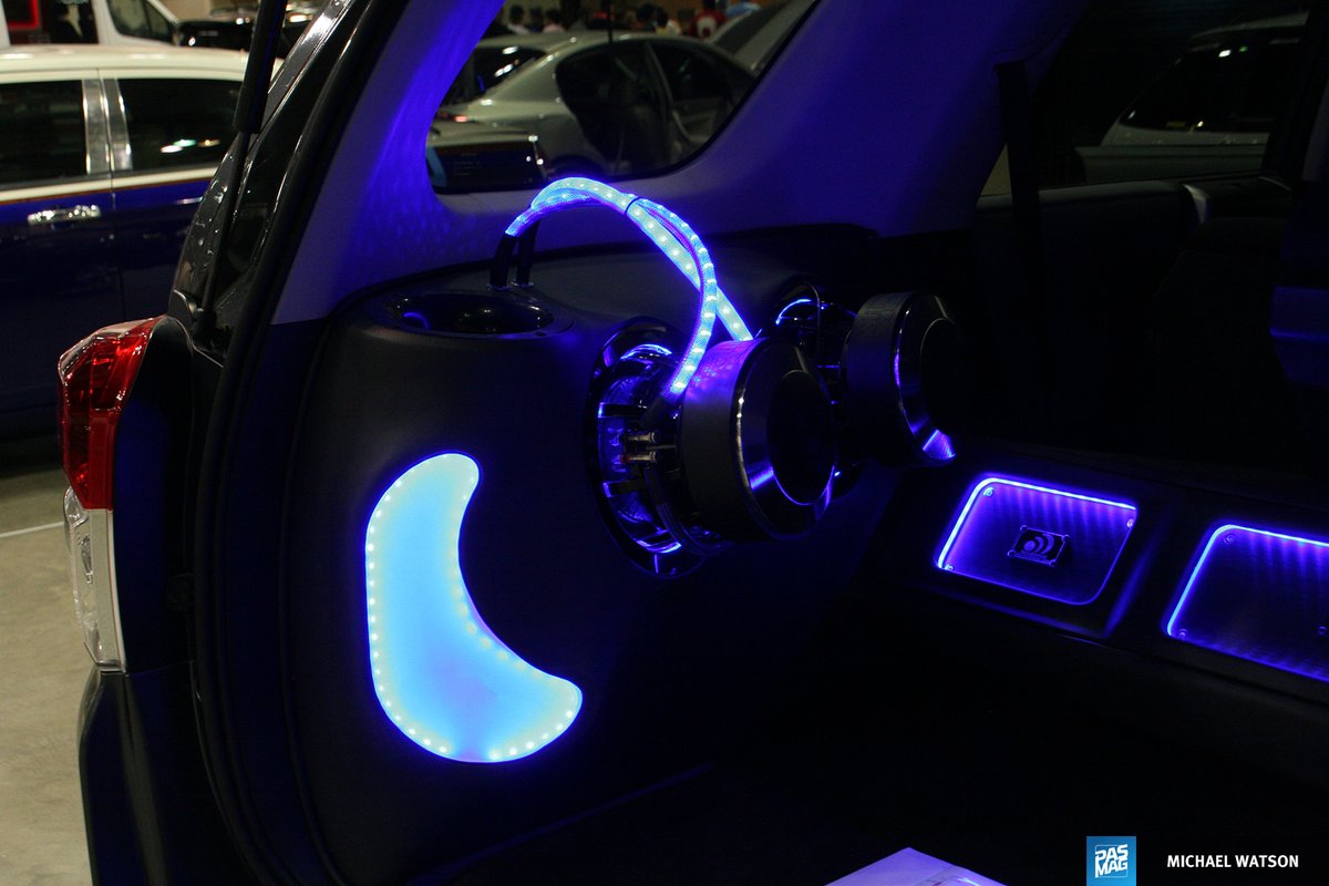 PASMAG's tweet photo. A custom setup like it was built for the movie Avatar. https://t.co/Hxyo9gYic5 #pasmag #massiveaudio #caraudio #nissan #tian #trucks #iasca #dbdrag #mecacaraudio #usaci https://t.co/xCLeo2VDUa