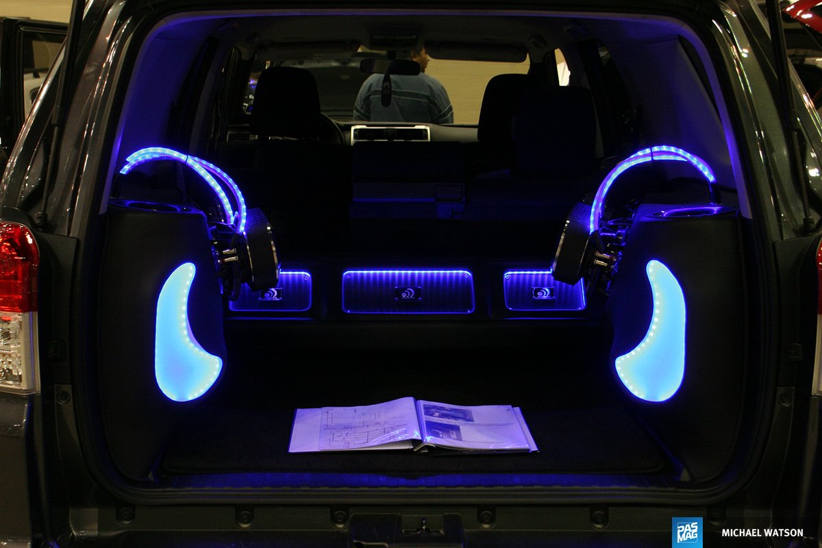 PASMAG's tweet photo. A custom setup like it was built for the movie Avatar. https://t.co/Hxyo9gYic5 #pasmag #massiveaudio #caraudio #nissan #tian #trucks #iasca #dbdrag #mecacaraudio #usaci https://t.co/xCLeo2VDUa