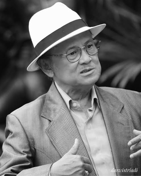 8. "Tidak ada gunanya IQ anda tinggi namun malas, tidak miliki disiplin. yang penting adalah anda sehat dan mau berkorban untuk masa depan yang cerah."