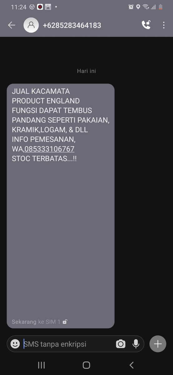 dn_aufa's tweet photo. Mungkin ada yang butuh, abangnya jualan kacamata tembus pandang. https://t.co/O8sZDqnQQJ