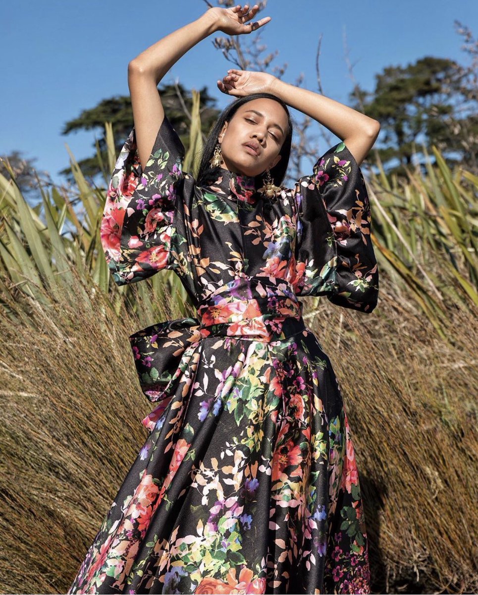 pacific_fashub's tweet photo. Who doesn’t love statement sleeves? Serving us floral realness is designer #AfaAhLoo 📷 by Jnr Laulala ❤️🙌🏾 https://t.co/pnPfkAf13w
