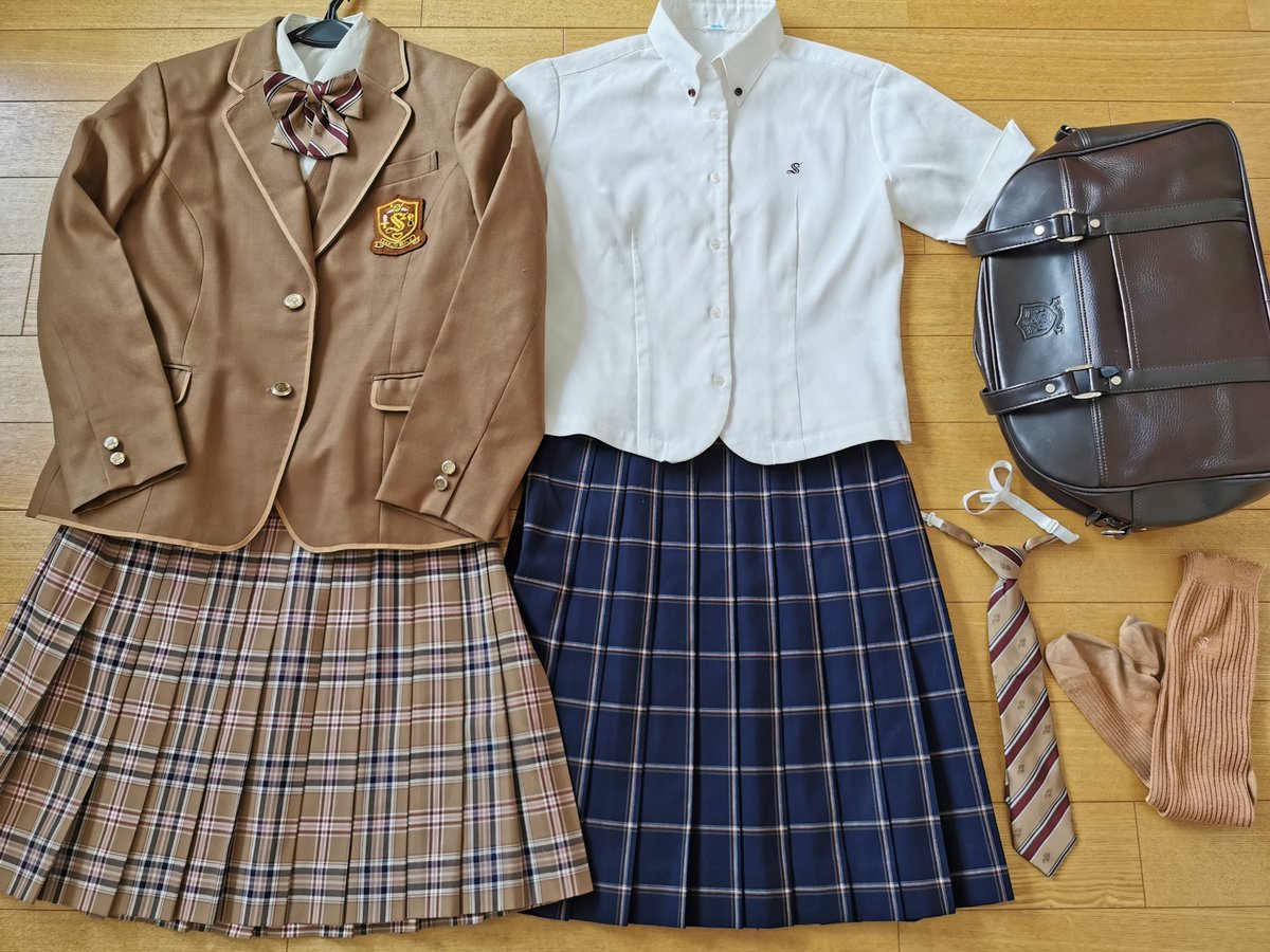 制服買取 買い取り 専門店デジタルウェブ On Twitter 作新学院高校 栃木県 の制服セットを買い取らせて頂きました 茶色のブレザーにベスト付き スカートは明るいチェックです 夏服は袖に折り返しが入るデザイン デジタルウェブへお売り頂きありがとうございました