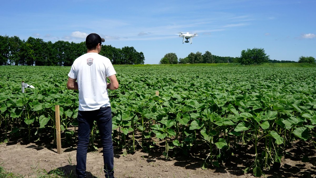 drone_ua's tweet image. Работы над проектом DigitalField продолжаются. 
Уже на этой неделе мы примем участие в анализе эффективности внесения азотных удобрений и сможем увидеть как различные нормы влияют на прирост биомассы на различных участках.

#Digitalfield #DroneUA