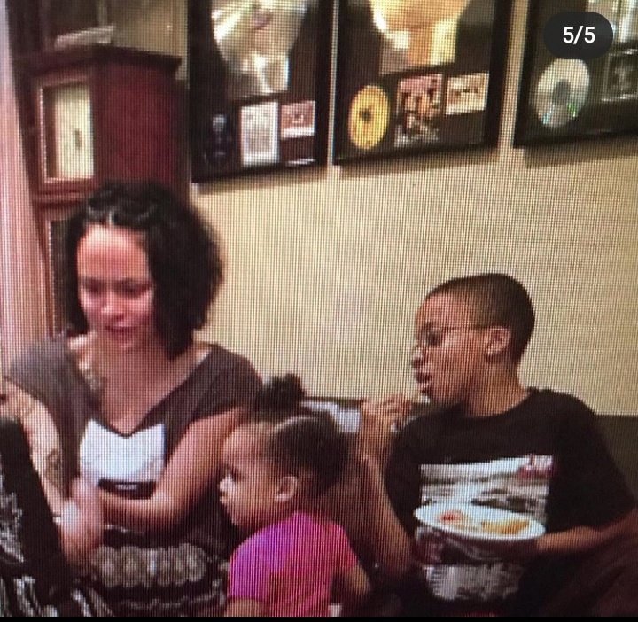 JuicedUpJJ21's tweet photo. So uhmm yah @Kehlani used to be my babysitter before she got famous. Weird flex but okay https://t.co/ZA4F9lz7Ea
