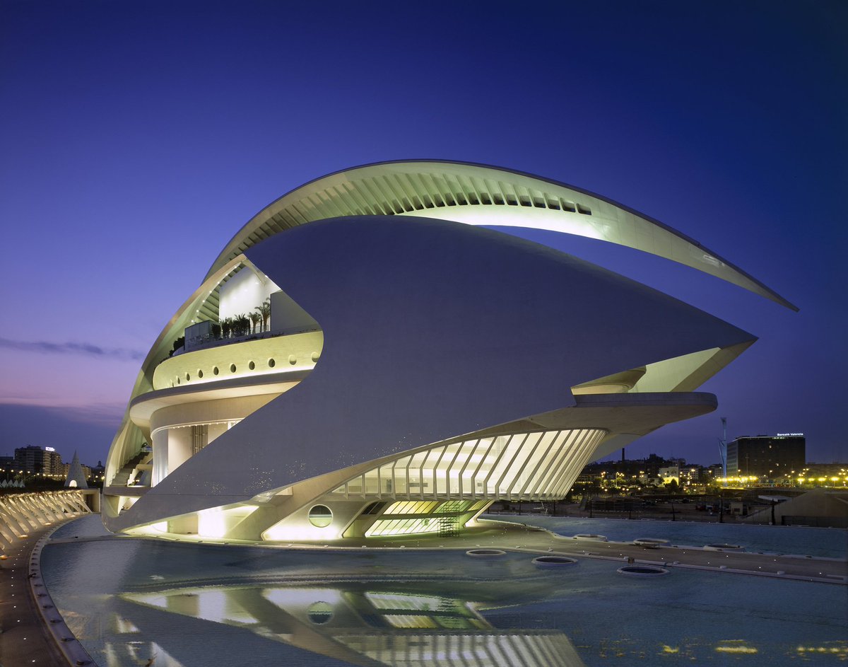 zuchicage's tweet photo. #ArteinQuarantena curiamo l'anima con la bellezza ❤️, l'artista di oggi è Santiago Calatrava https://t.co/2XBcB2ukxO