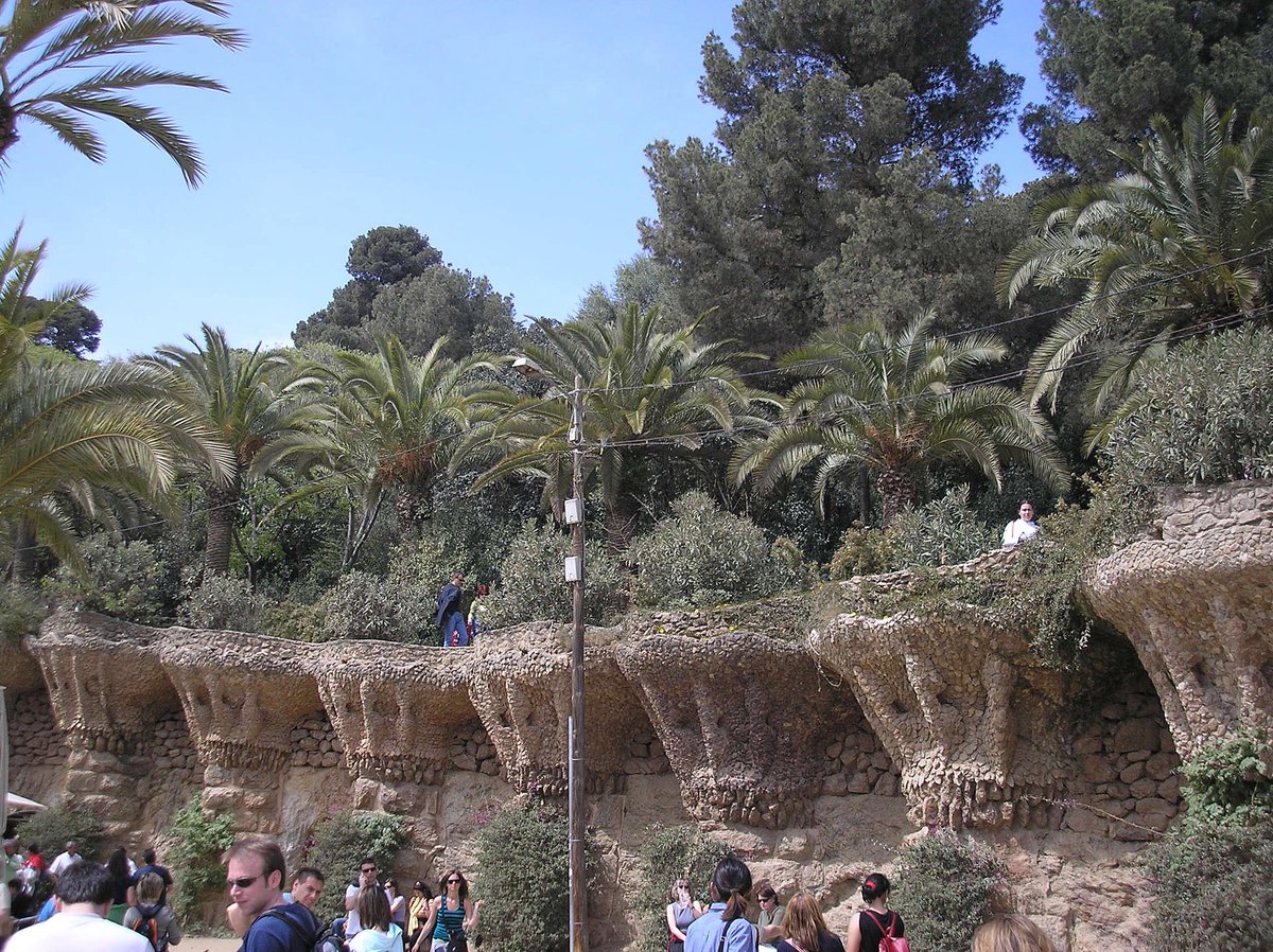 Park Güell is located in La Salut, a neighborhood in the Gràcia district of Barcelona. With urbanization in mind, Eusebi Güell assigned the design of the park to Antoni Gaudí, the face of Catalan modernism.