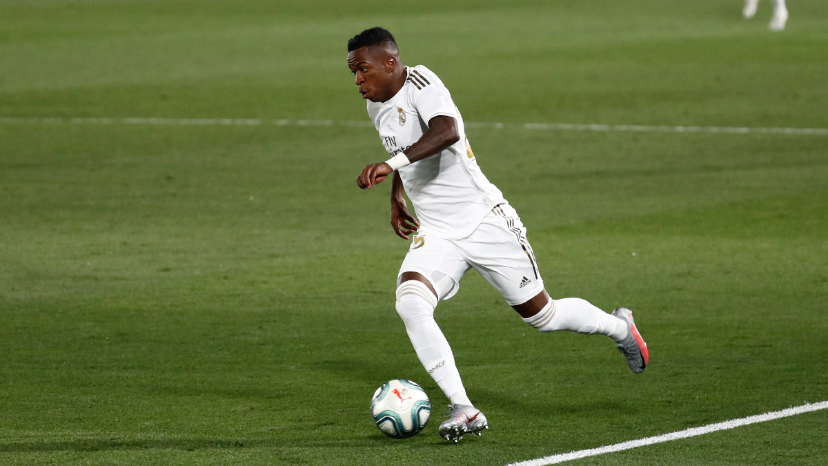 realmadrid's tweet photo. ⚽🏃💨 ¡Describe con un emoji la actuación de anoche de @viniciusjr! 👇
#RMLiga | #HalaMadrid https://t.co/FY2CnDCLqs