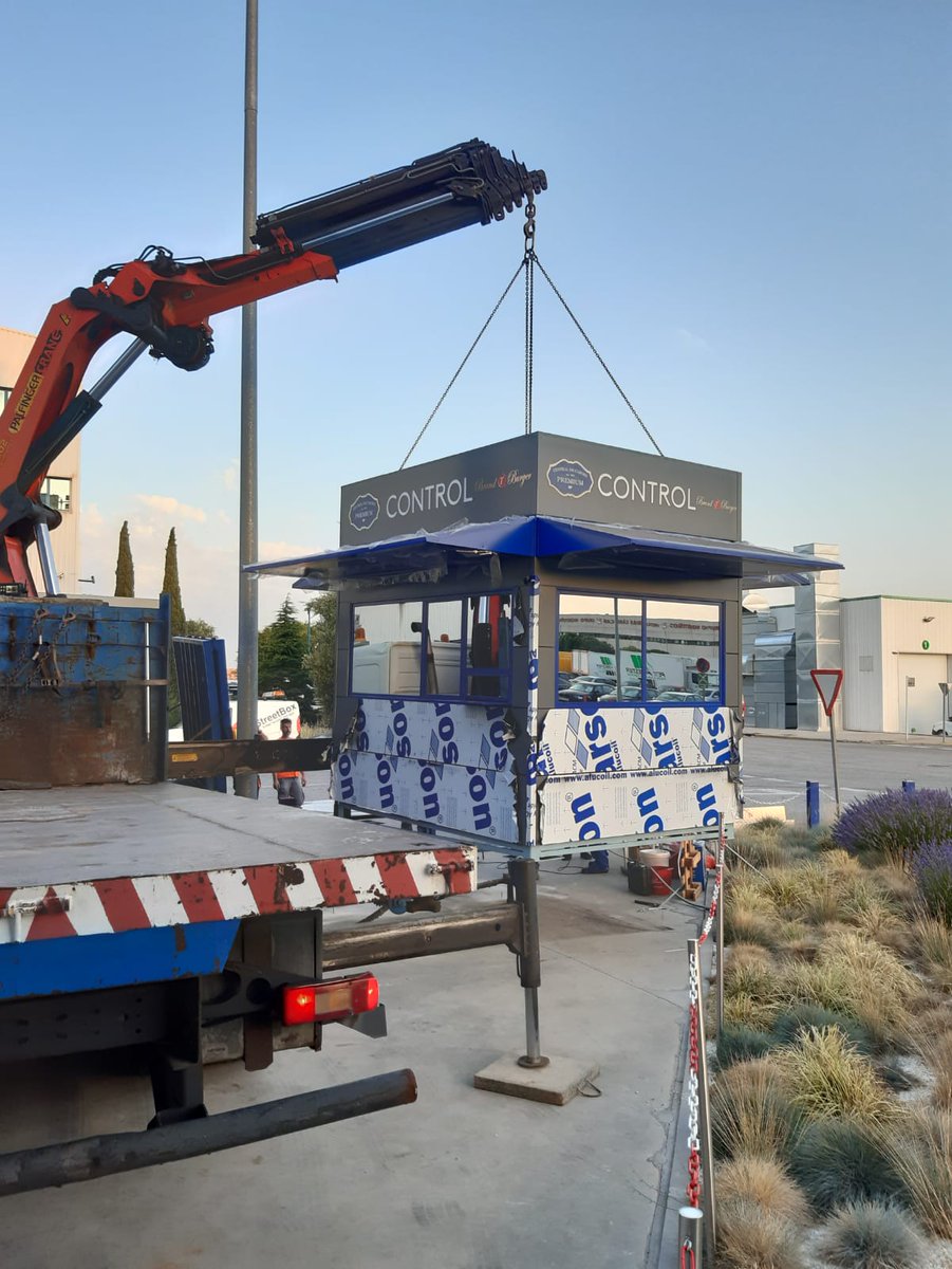 StreetBoxCo's tweet image. El contenedor para vigilancia más cotizado! #eventos #transporte #container