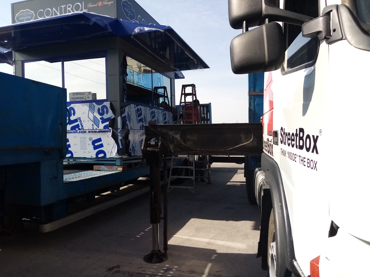 StreetBoxCo's tweet image. El contenedor para vigilancia más cotizado! #eventos #transporte #container