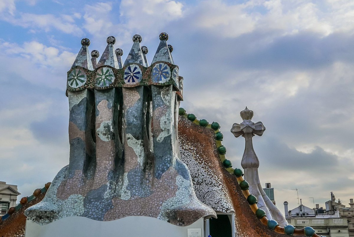 "There are no straight lines or sharp corners in nature. Therefore, buildings must have no straight lines or sharp corners." ~ Antonio Gaudi