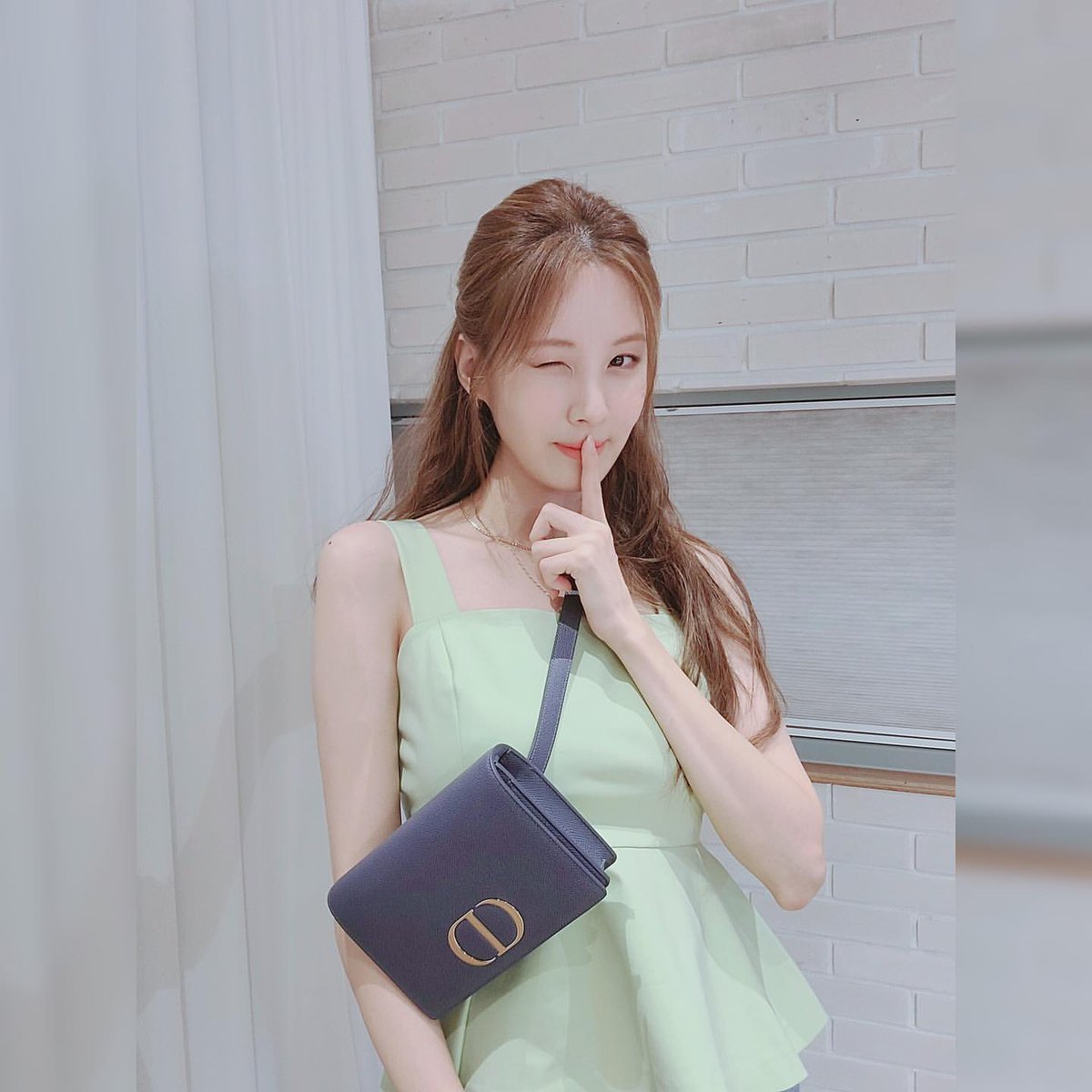 seostagrm's tweet photo. [INSTAGRAM CAROUSEL] seojuhyun_s: 아이 예쁜마음들🎀
내맘알지??💓 https://t.co/Xe0jfjyJpz (4P) #seostagram https://t.co/u3YTc80QNt