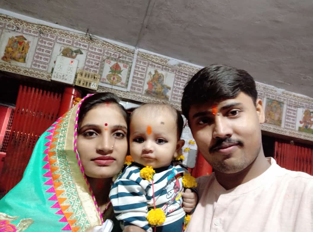 LOKESHPRATAPYA1's tweet image. हर रात के चाँद पर है नूर आपसे;
हर सुबह की ओस को गुरूर है आपसे;
हम कहना तो नहीं चाहते;
पर मर जायेंगे रहकर दूर आपसे।
मेरी ज़िन्दगी के #हमसफ़र को सालगिरह की शुभकामनाएं।💐