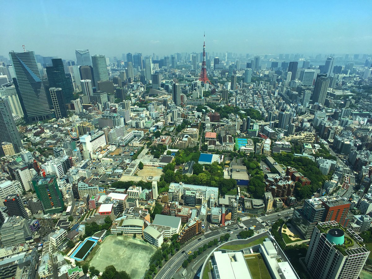 DannyBaker0's tweet photo. On a spring day last year I went to the Marvel exhibition at Mori Tower and was treated to this view of another tower. #tokyotower #moritower #Tokyo #Japan #iphoneography #photography #cityscape https://t.co/mb17LXmdMr