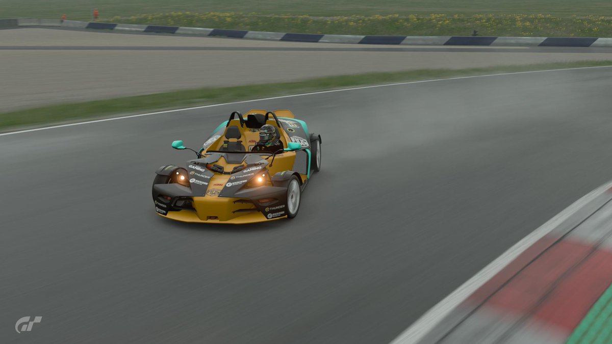 #GTSport

🏁Race Day
🏆 <a href="/lecesports/">LEC Esports</a> 🇪🇺Challenge
🚦5B Jornada
🇦🇹Red Bull Ring 
👤 <a href="/YEDRY_/">⁉️</a>
 en pista
🕰21:15h 🇪🇸 
📹 twitch.tv/lecesports

Hoy toca 💪
#ForzaEreus <a href="/americandetsup/">americandetailersupreme</a>