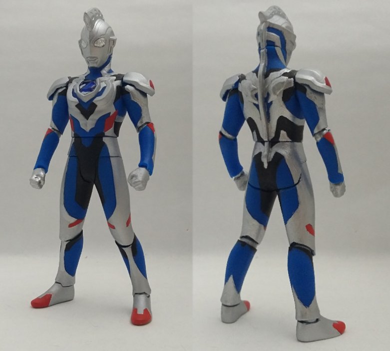 ソフビ可動改造ウルトラマンゼット 今回は目とカラータイマーをクリア