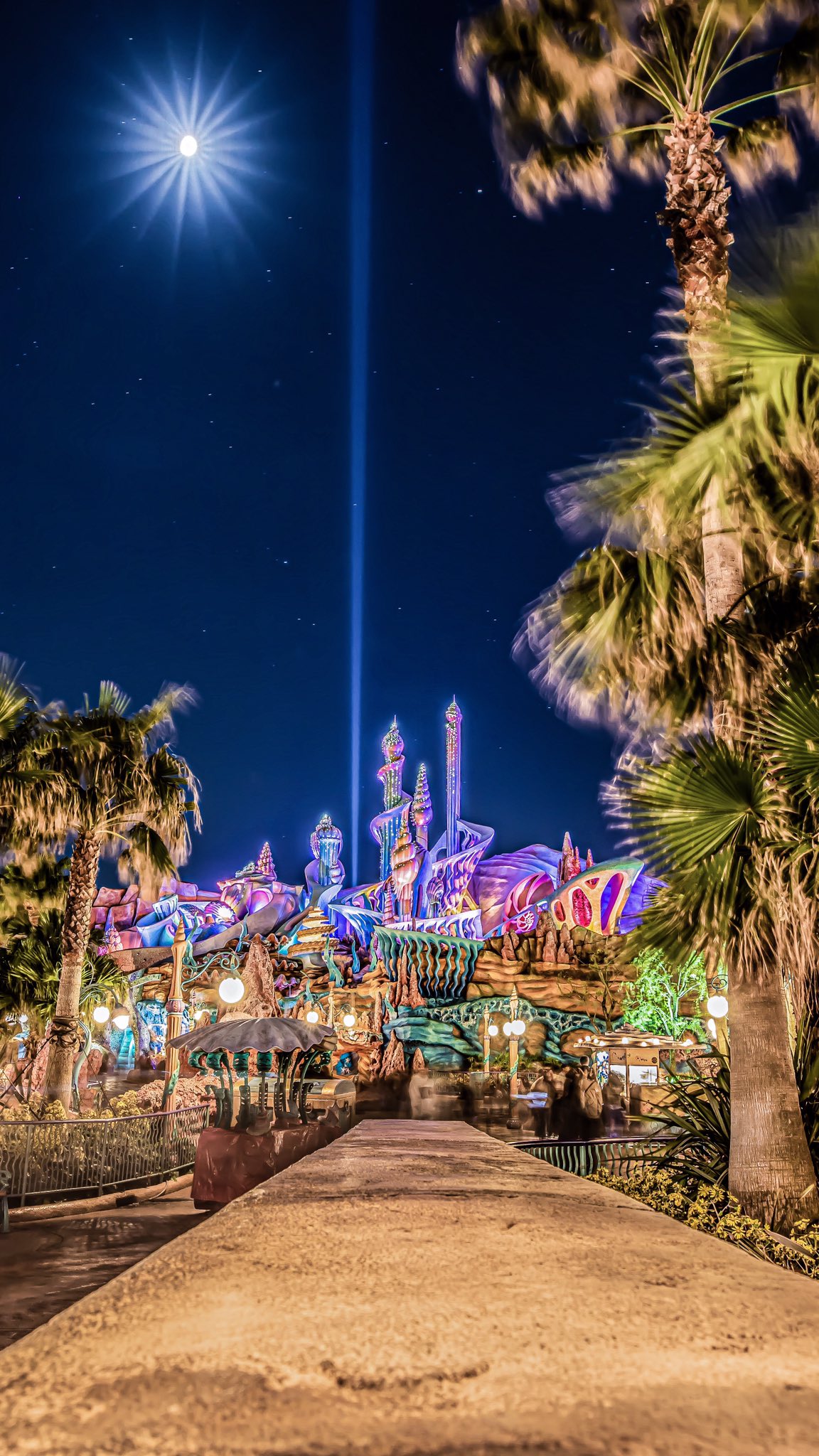 Remi 待ち受け画面のサイズに切り取った 美しい東京ディズニーリゾートの世界 タップしてご覧いただけると嬉しいです T Co 7jjqimqnru Twitter