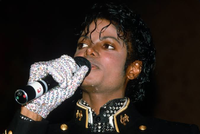 Initially Micheal Jackson used makeup to cover up the patches but when they increased, he had to do something else.."What did he do?"TREATMENT OF VITILIGO1. Cosmetic Cover up - This can be done when the patches are small like what Jackson did...use make up to blend the skin.