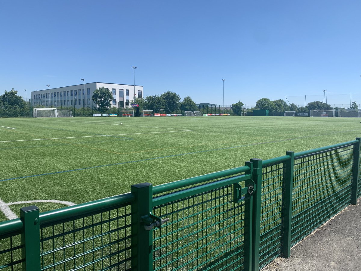 TheNewCroft's tweet photo. Big thank you to Lee Brothers Fencing who have today installed another entry gate onto our @TheNewCroft 3G pitch to help reduce congestion when our 3G pitch reopens. #safetyfirst #reducingcongestion @HaverhillRovers @HB_FC https://t.co/ghGXndNfTT