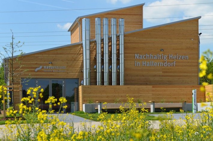 DecarbHeat's tweet image. In the German town of Hallerndorf,  a local heating project was implemented in only 1.5 years! Now over 100 households use 100% renewable heat from biomass and solar power #smartsectorintegration 🏡♻️

Read more here: decarbheat.eu/together-for-c…