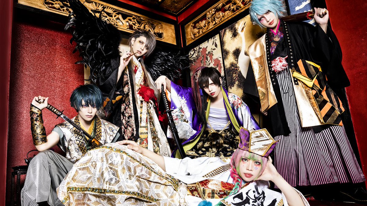 It's not all doom and gloom though! There re still a good number of younger bands that enjoy popularity and remain relevant in an uncertain and changing time for visual kei, and even reinventing what vkei is. Some are 0.1g no Gosan, ACME, Kebyo, and yes - Leetspeak monsters!