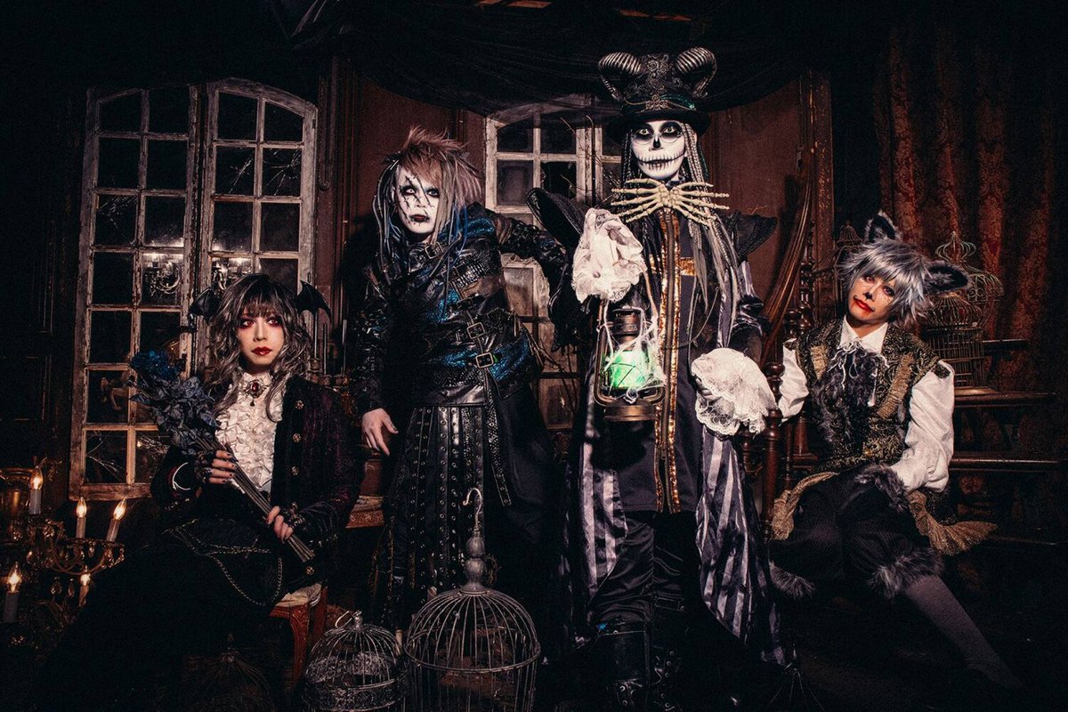 It's not all doom and gloom though! There re still a good number of younger bands that enjoy popularity and remain relevant in an uncertain and changing time for visual kei, and even reinventing what vkei is. Some are 0.1g no Gosan, ACME, Kebyo, and yes - Leetspeak monsters!