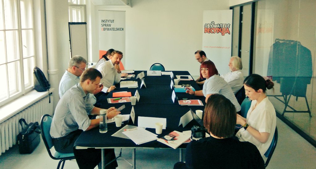 Rafal_Gorski's tweet photo. Kadr z panelu eksperckiego kampanii #ObywateleDecydują. Pracujemy nad projektem nowelizacji Obywatelskiej Inicjatywy Ustawodawczej. :-) https://t.co/9eUGjHs57u