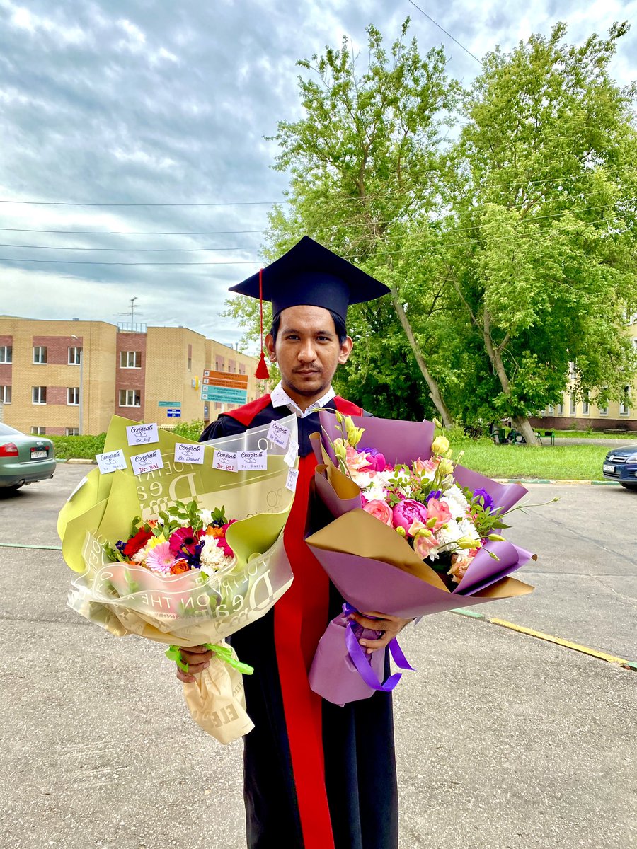 _arifazri's tweet photo. Alhamdullilah
Medschool ✅ 
Dr. Muhammad Arif Azri Bin Zainul Rashid https://t.co/MXCts44UrO