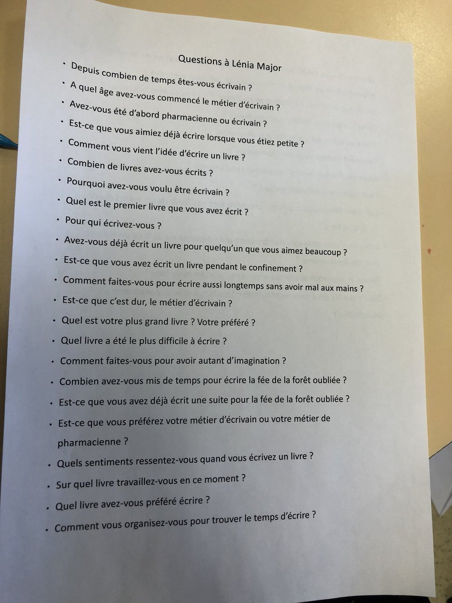 #PLJ Quand les élèves de CE2 CM1 de Fontaine Les Luxeuil rencontrent et interrogent virtuellement l’auteure Lenia Major: «Il faut ouvrir ses yeux et ses oreilles, laisser les idées venir pour écrire» Merci à François David pour l’organisation de cet échange @Canope_70 <a href="/LeniaMajor/">Lenia Major</a>