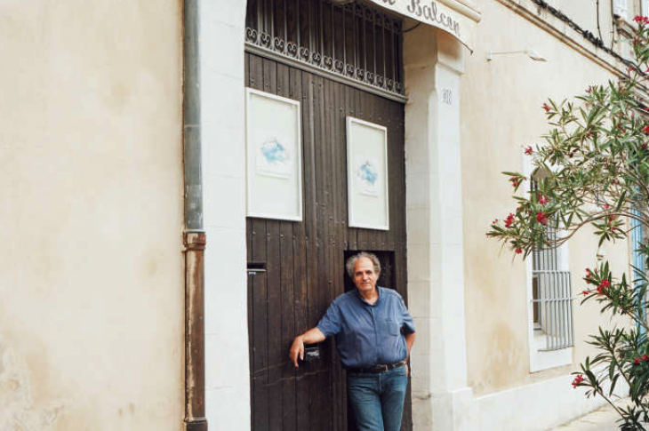 #Théâtre : Une semaine de lectures en extérieur aura lieu du 16 au 23 juillet dans la Cité des Papes pour combler le vide de l'#annulation du <a href="/FestivalAvignon/">Festival d'Avignon</a> et @FestOFFAvignon - <a href="/lemondefr/">Le Monde</a> 
📸 Anaïs Boileau
👉 bit.ly/2NpRU2O