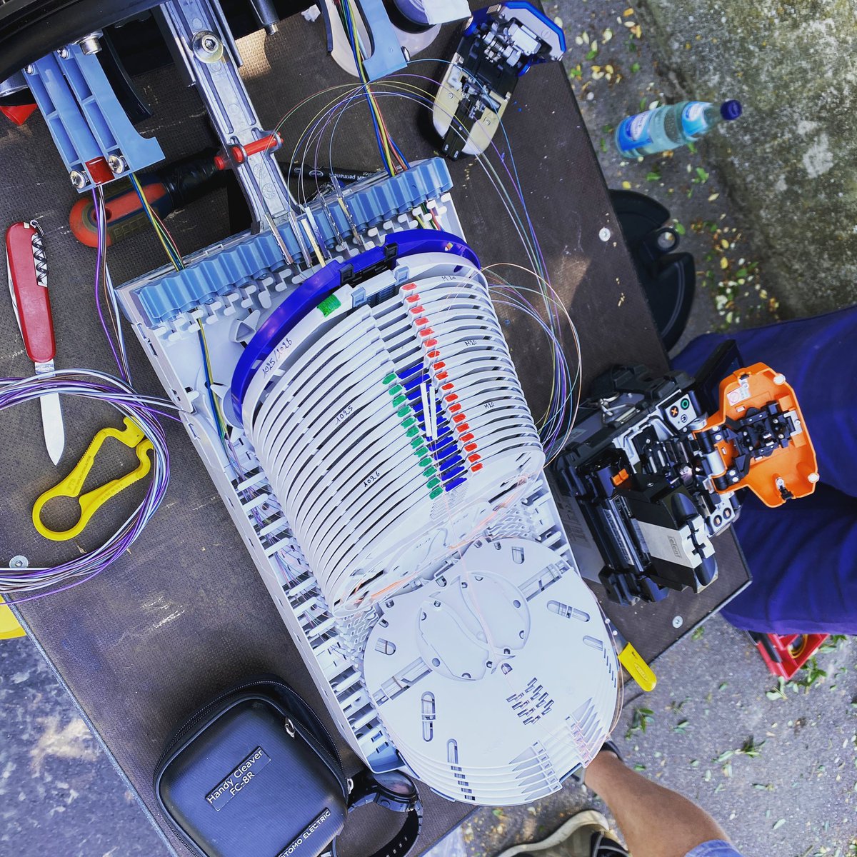 pobau_de's tweet photo. #POBAU - Wir bauen das HK 🚧😎👍 #Kabelbau #Tiefbau #Glasfaser #Breitband #FTTH #OTDR #fibre #spleißen #Muffen #Muffenbau https://t.co/MlDvwEJG1o