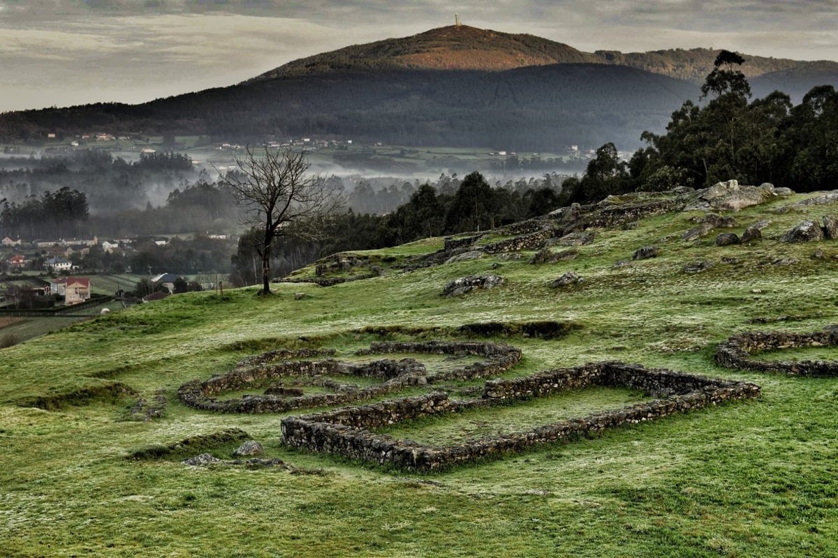 ...voltamos coa sección #entrestweets by <a href="/Turvegal/">Turvegal</a> pra <a href="/RevistaHGT/">HG&T</a>
.
Nesta ocasión marchamos a @turismocvntis vila do interior de <a href="/turisriasbaixas/">Turismo Rías Baixas</a> <a href="/depo_es/">Deputación Pontevedra</a> na que poderás atopar productos gastronómicos e de artesanía propios, Termalismo e moito Patrimonio Natural e Histórico